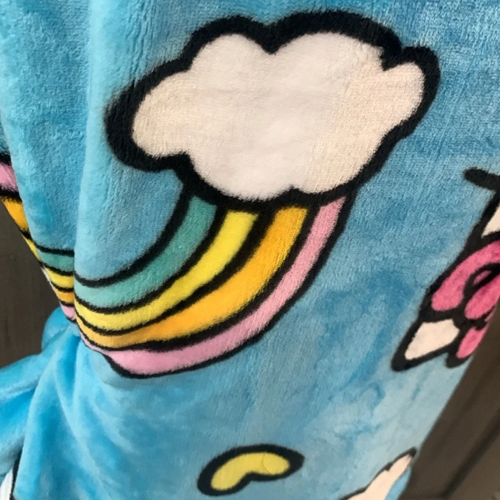 New Hello Kitty & Rainbows Bright Blue Plush 60 x 70 Throw Blanket With Tag